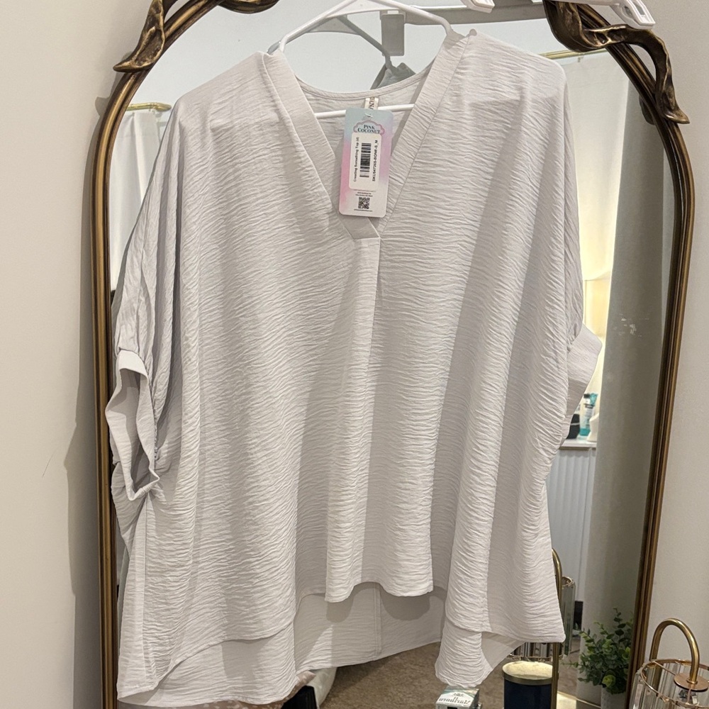 Chic White V-Neck Women's Blouse